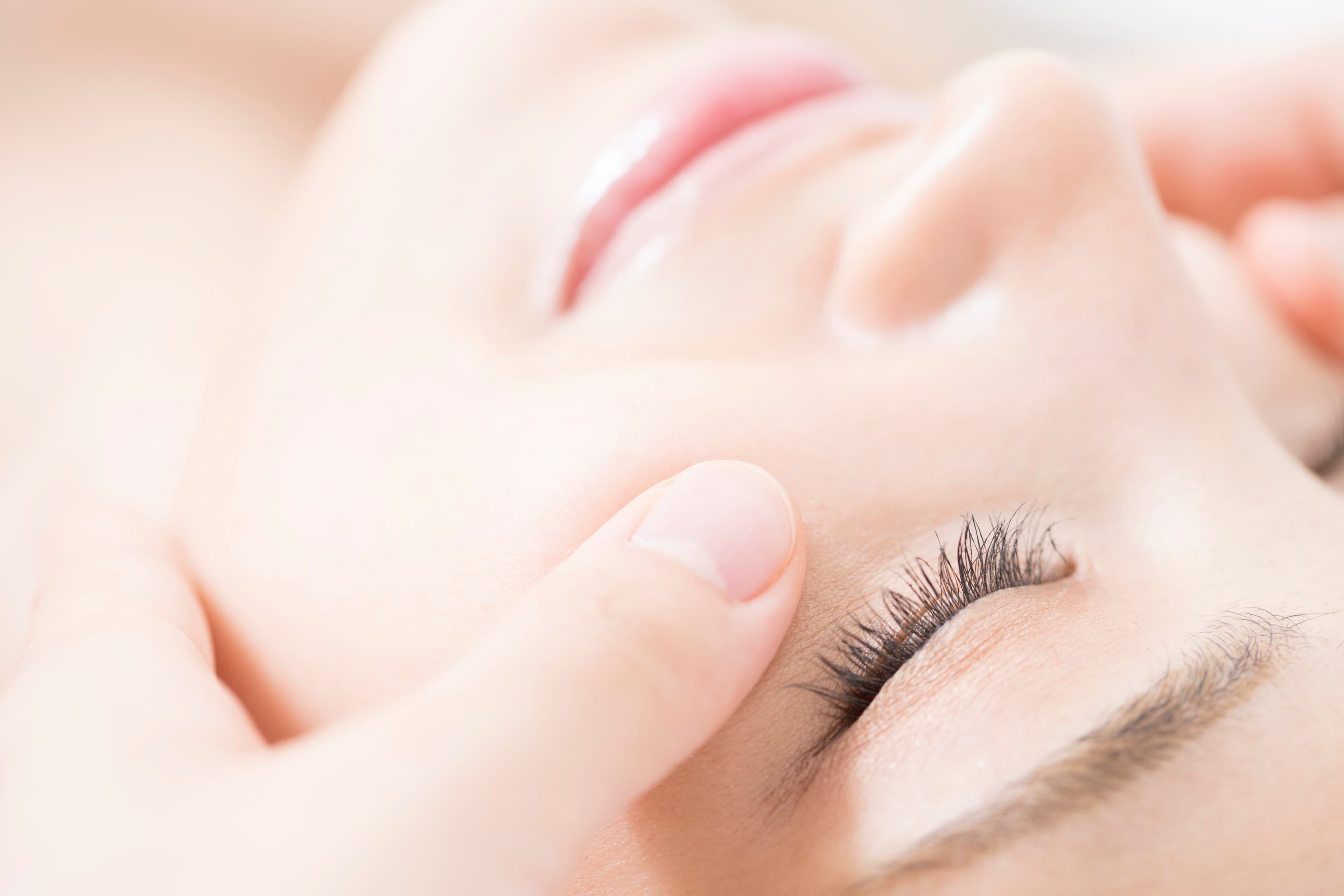 美容鍼とピーリングの相乗効果